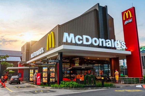 В «Макдоналдсе» принимать заказы будут роботы