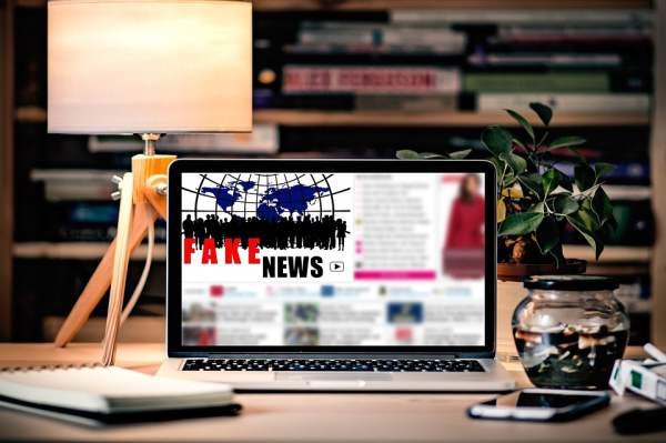 Роскомнадзор может создать список распространителей фейковых новостей