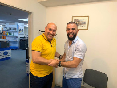 Узбекская типография PRINTuz приобрела машину JetVarnish 3D Evo для цифрового облагораживания