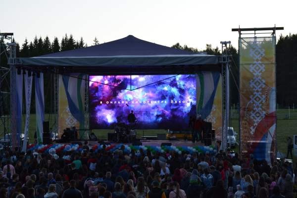 ФАС возбудила дело о рекламе букмекеров на сайте Okko