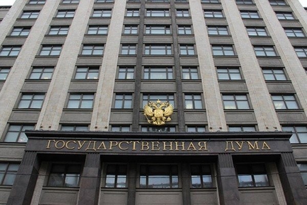 Госдума одобрила в первом чтении законопроект о запрете продажи смартфонов без российского ПО