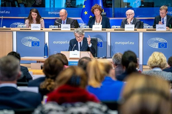 Странам ЕС рекомендовано тщательнее выбирать поставщиков оборудования 5G