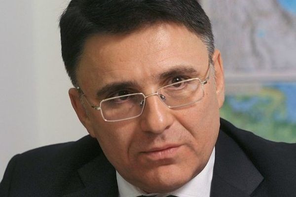 Роскомнадзор возбудил административное дело против Facebook и Twitter