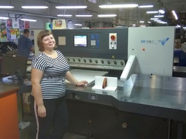 Две бумагорезальные машины Guowang 115 установлена в «Издат-Черноземье»