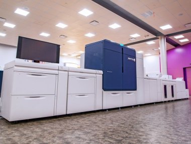 ЦПМ Xerox Iridesse Production Press установлена в челябинском филиале типографии «Малахит» 