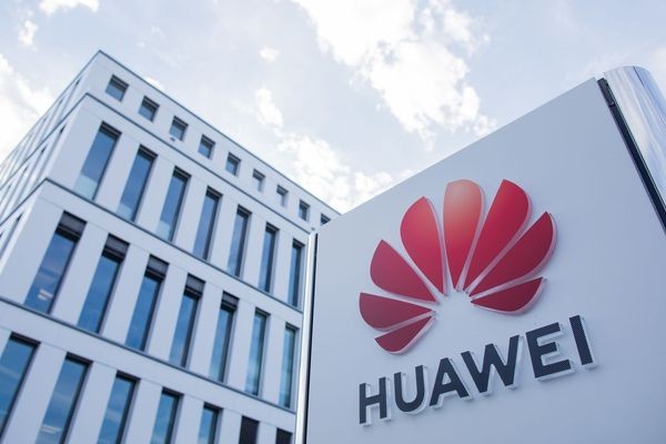 США обвинили Huawei в скрытом доступе к мобильным сетям по всему миру