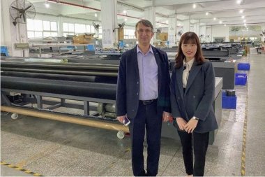 В России появился эксклюзивный поставщик широкоформатных УФ-принтеров HandTop