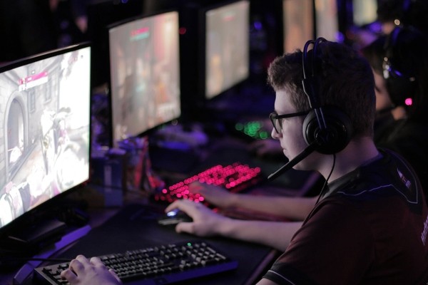 Сбербанк претендует на покупку ESforce