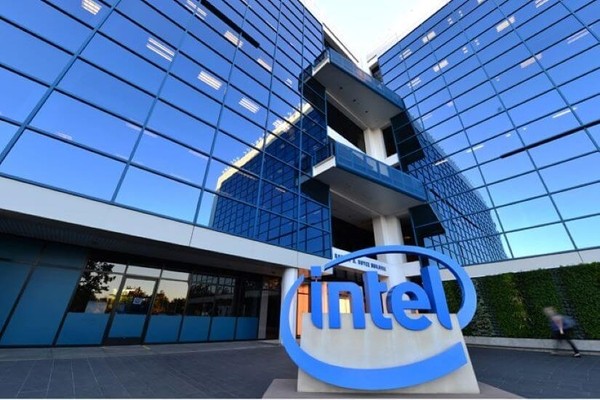 Intel приостанавливает обратный выкуп акций