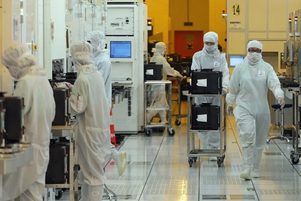 Huawei передает заказы на микросхемы китайским компаниям