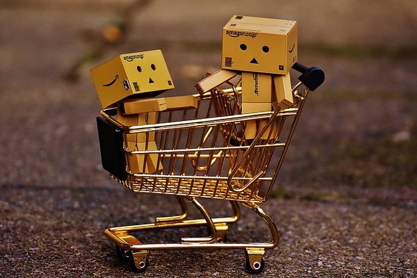 Главным «выгодоприобретателем» повсеместной самоизоляции стал Amazon