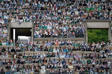 «Боруссия» заполняет стадион фотографиями болельщиков