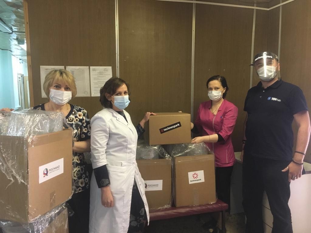 Структуры Роснано снабжают медиков защитными экранами с 3D-печатными компонентами