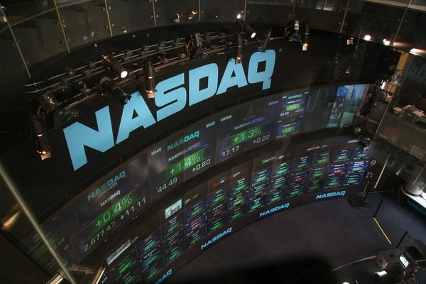 Акции технологических компаний подняли индекс Nasdaq на рекордную высоту