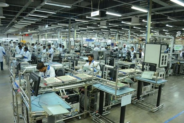 Китайские бренды вынуждены ввозить смартфоны в Индию вместо локального производства