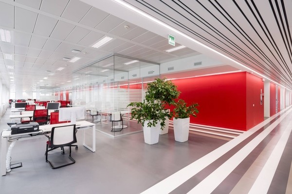 Fujitsu вдвое сократит размер офисов