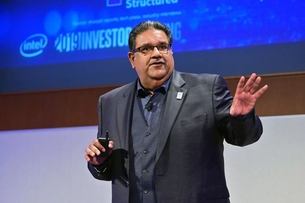 Главный инженер Intel отправлен в отставку, компания срочно начинает реорганизацию