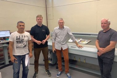 Широкоформатный планшетный УФ-принтер Fujifilm Acuity EY установлен в компании «Мультиплит» (Новосибирск)