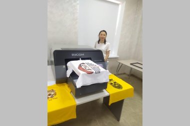 Текстильный принтер Ricoh Ri 1000 установлен в рекламно-производственной компании «Акберен» (Казахстан)