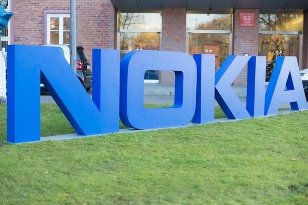 Nokia требует запретить продажу продукции Lenovo в Германии