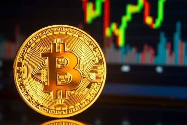 Инвесторы гадают, поднимется ли биткоин до 100000 долларов