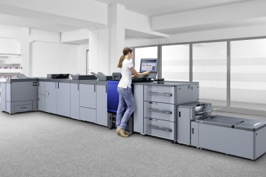 ЦПМ Konica Minolta AccurioPress C4080: начальный уровень с флагманскими функциями