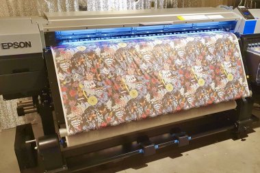 Сублимационный принтер Epson SC-F 9400 установлен в «Интеркволити-Запад» (Климовск)