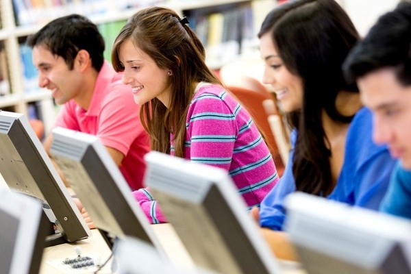 Mediascope: Доля пользователей Интернета среди молодежи в России близка к 100%