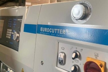 Одноножевая бумагорезальная машина Eurocutter 920 TMonitor SP3 установлена в типографии X-Press (Иваново) 