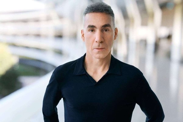 Старший вице-президент Apple Дэн Риччио возглавил разработку VR-устройств