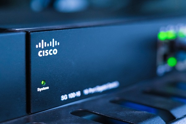 Выручка Cisco снижается пятый квартал подряд