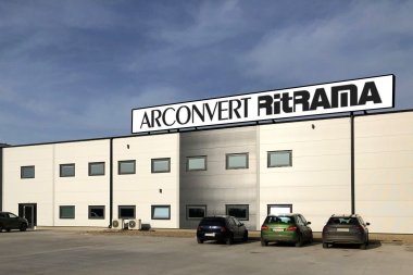 Fedrigoni открывает центр резки и продажи рулонных материалов в Польше