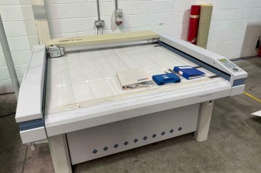 «ОктоПринт Сервис» прекращает техническую поддержку режущих плоттеров Zund PN 