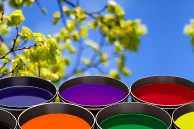 Hubergroup предлагает безопасные краски и лаки для пищевой упаковки