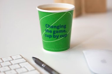 Siegwerk и Kotkamills создали полностью перерабатываемую картонную упаковку для горячей пищи и напитков