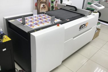 Планшетный режущий плоттер iECHO РК-0705 установлен в «Салоне Цифровой Печати» (Калининград) 