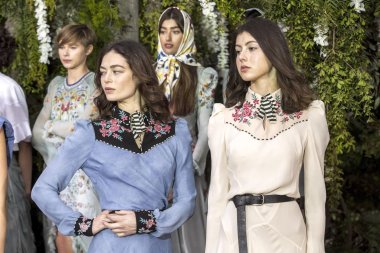 Технология Kornit Digital MAX для цифровой 3D-печати на одежде