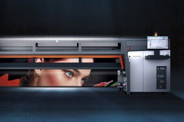 HP модернизировала сублимационный принтер Stitch S1000 для печати на текстиле вывесок и интерьерного декора