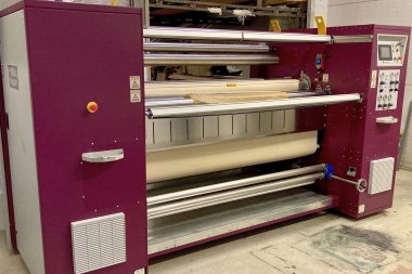 Промышленный каландр Monti Antonio 91-2000 установлен в РПК «Спринт» (Москва)