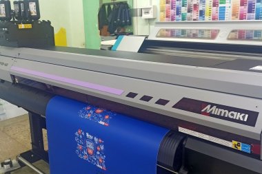 УФ-принтер Mimaki UJV100 установлен в Neon Line (Зеленодольск)