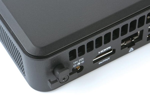 Computex: Intel выпустит игровой мини-компьютер Beast Canyon