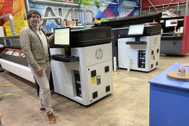 Второй промышленный сублимационный принтер HP Stitch S1000 установлен в «Лиго» (Санкт-Петербург)