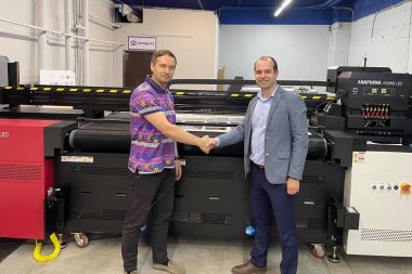 В московской типографии Poliservice запущен широкоформатный гибридный УФ-принтер Agfa Anapurna H2050i LED