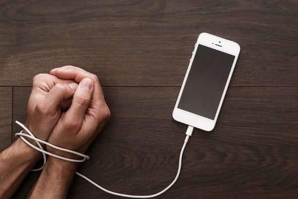 Superjob: 40% россиян считают себя интернет-зависимыми