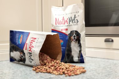 Ahlstrom-Munksjo выпустила бумагу для замены гибкой пластиковой упаковки кормов домашних животных