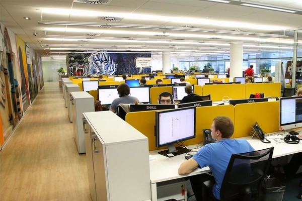 «Тинькофф» открывает сразу девять новых центров разработки