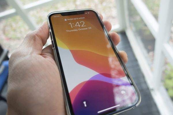 Apple: «утечки» относительно будущих моделей вредят производителям... чехлов