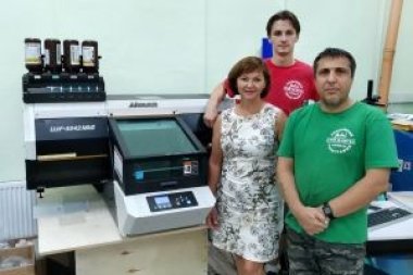 УФ-принтер Mimaki UJF-3042 MkII установлен в рекламной типографии «Ариал» (Новороссийск)