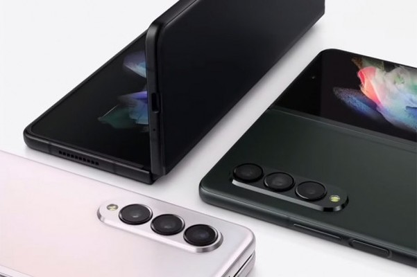Samsung представляет новые смартфоны со сгибающимся экраном