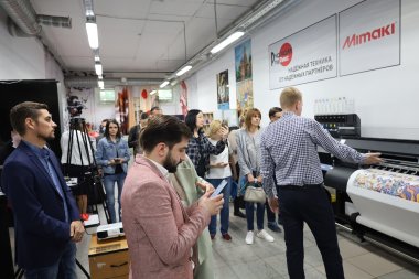 Успешный старт продаж сублимационного принтера Mimaki TS100-1600 в России